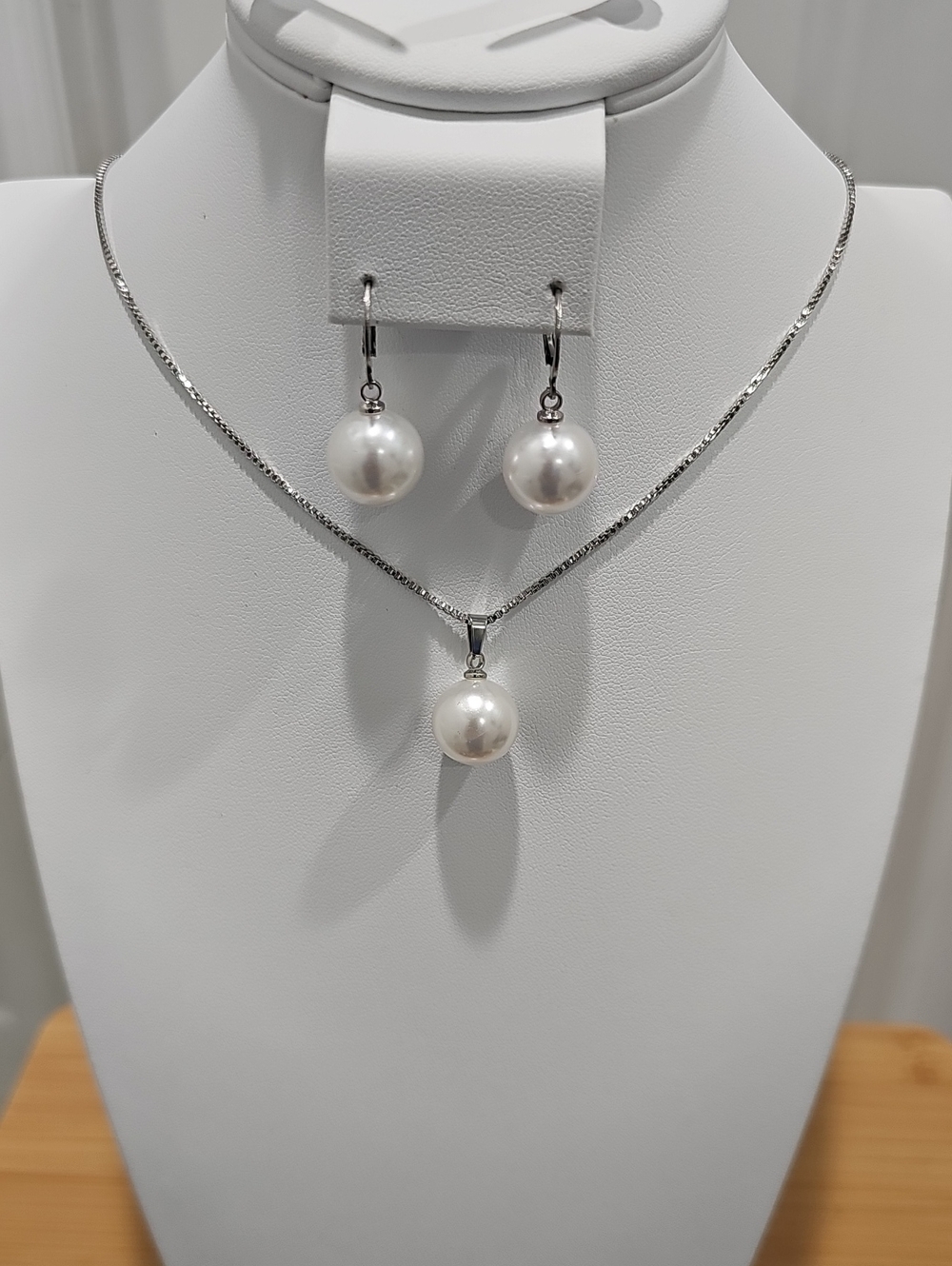 Classic Pearl Drop Necklace & Earrings Set - White Pearls
